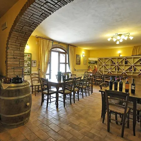 Vernazzano Basso Sleeps 4 T241010 Appartement Tuoro sul Trasimeno