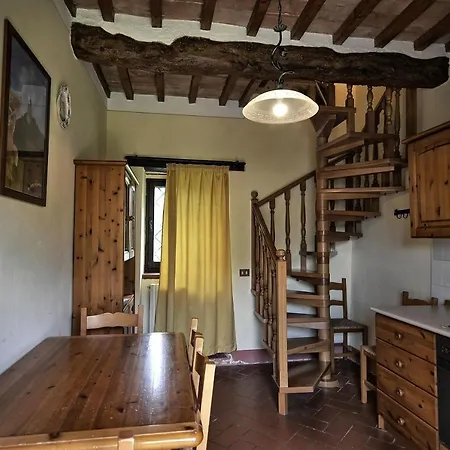 Vernazzano Basso Sleeps 4 T241010 *