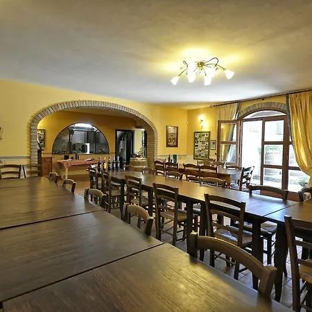 Vernazzano Basso Sleeps 4 T241010 Апартаменты Туоро-суль-Тразимено